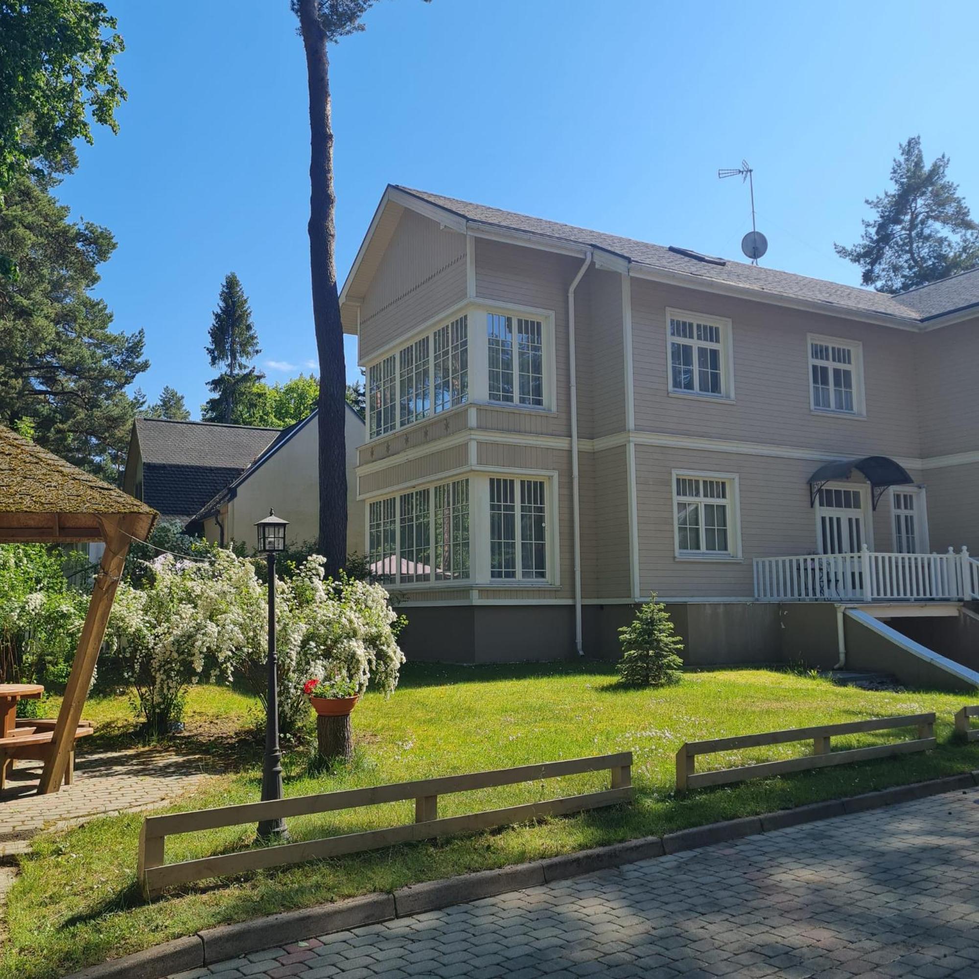 Amber Coast & Sea Aparthotel Jurmala Exterior photo